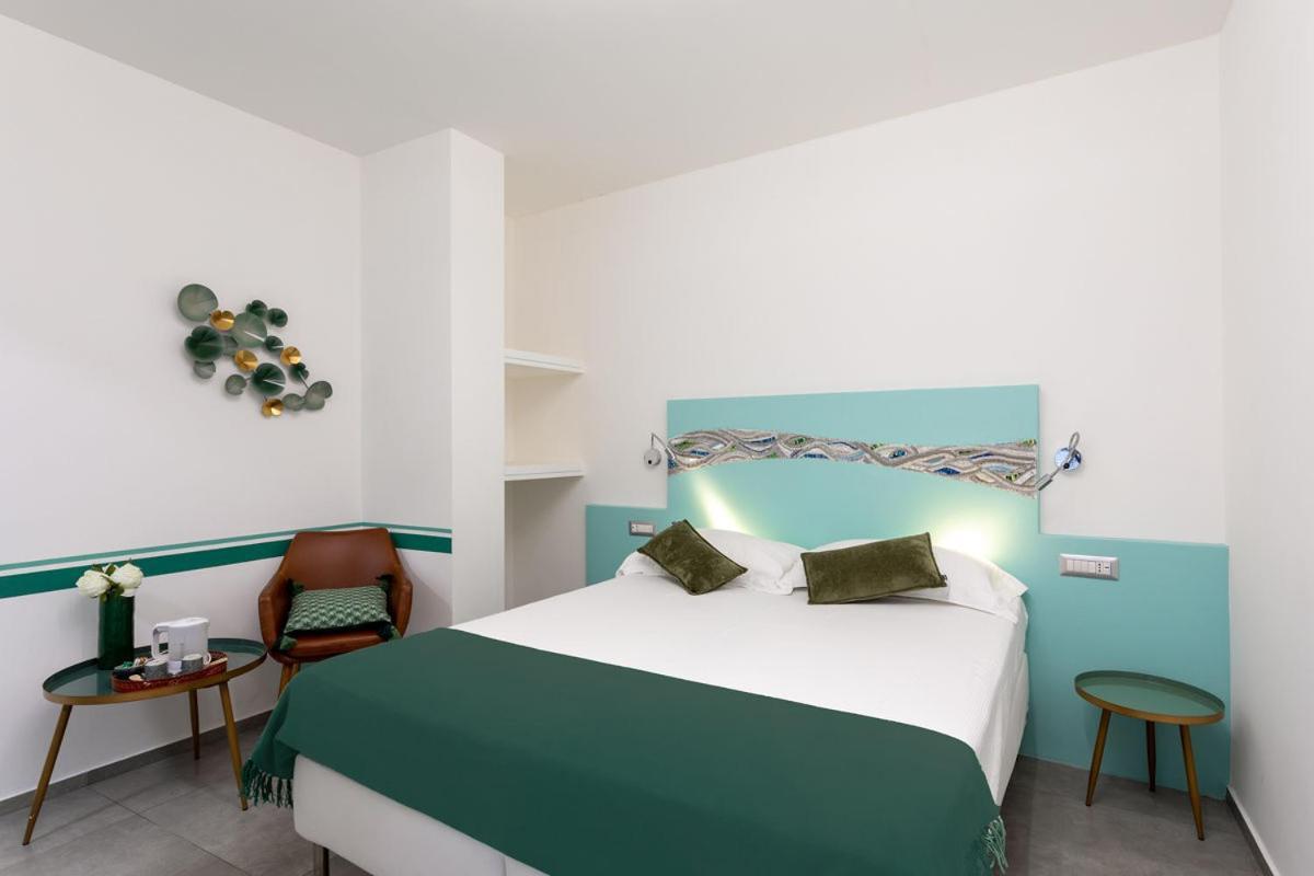 Hotel Little Square Arona Extérieur photo