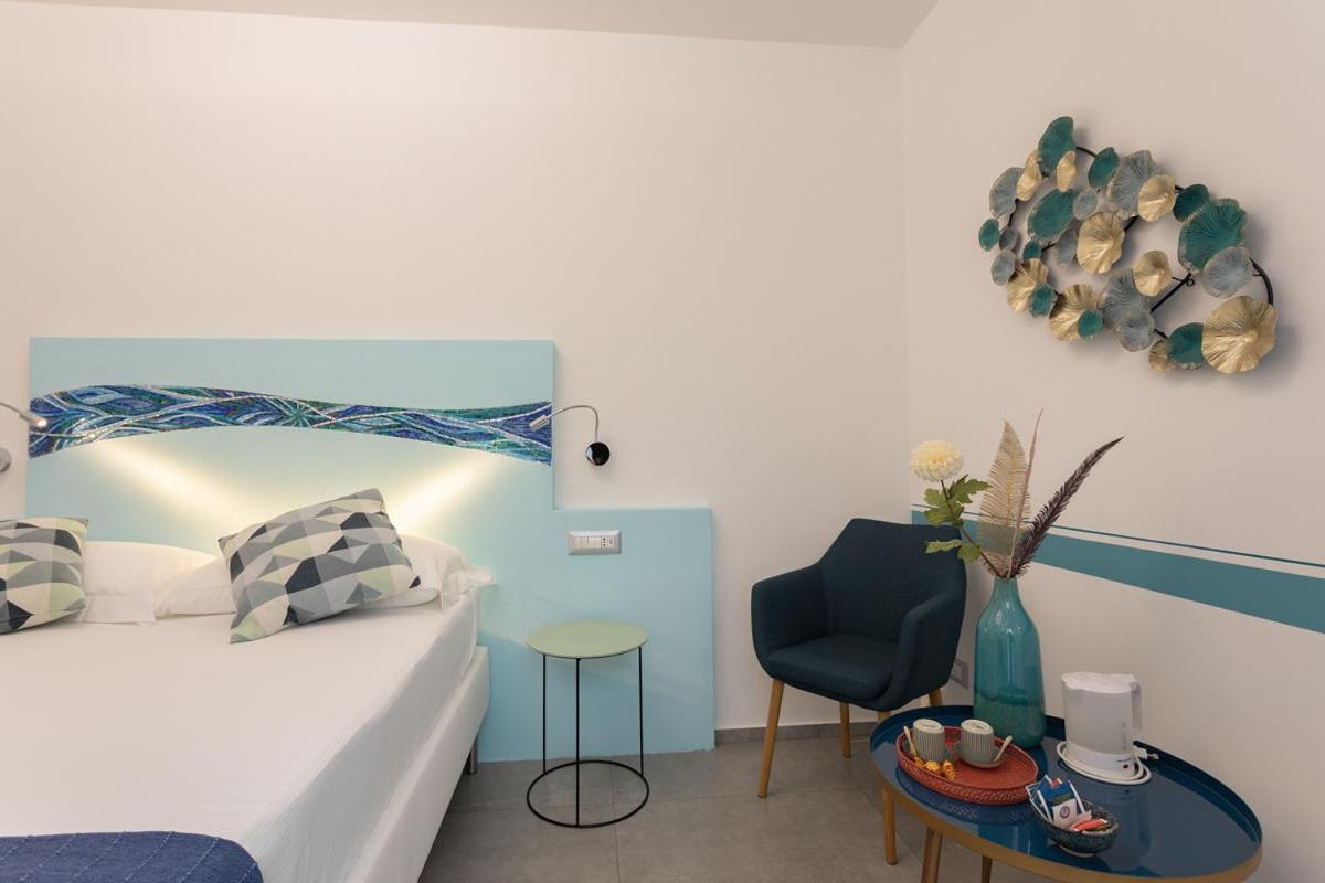 Hotel Little Square Arona Extérieur photo